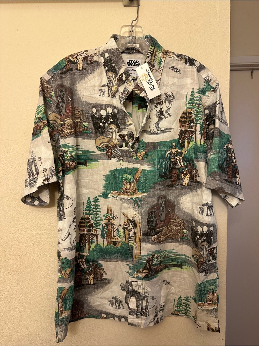 Reyn Spooner Star Wars Camp Shirt - Rebels, Aliens, and Droids - NWT Size Medium